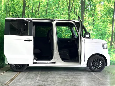 Honda N-BOX Custom