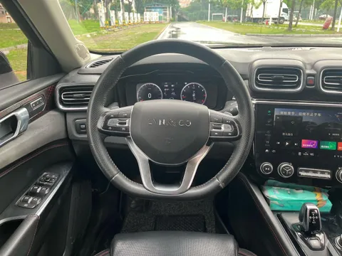 Lynk & Co 02