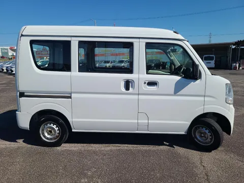 Mitsubishi Minicab Van