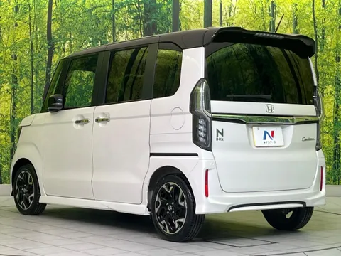 Honda N-BOX Custom