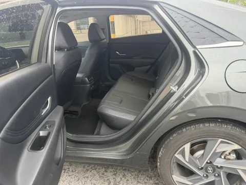 Hyundai Elantra (Avante)