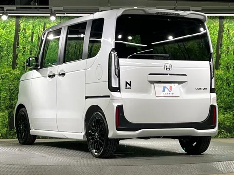 Honda N-BOX Custom