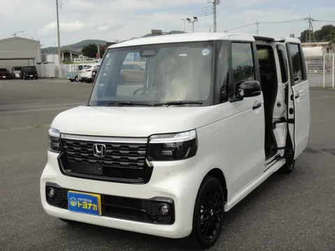 Honda N-BOX Custom