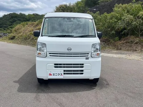 Nissan Clipper Van