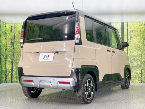 Mitsubishi Delica Mini