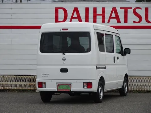 Nissan Clipper Van