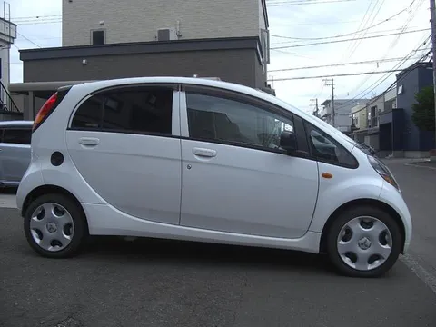 Mitsubishi I