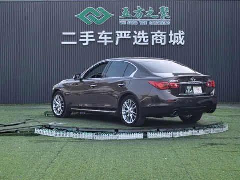 Infiniti Q50L