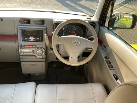 Toyota Pixis Space