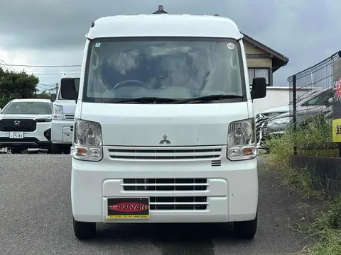 Mitsubishi Minicab Van