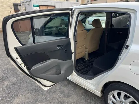 Daihatsu Mira Custom