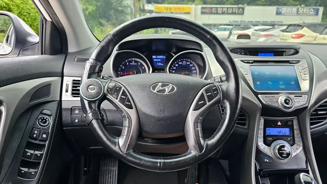 Hyundai Elantra (Avante)