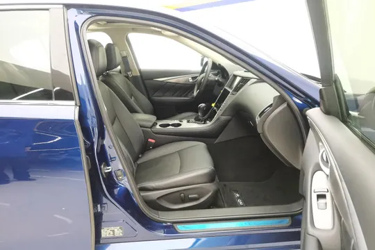 Infiniti Q50L