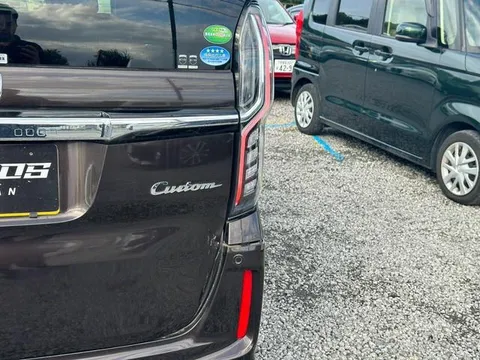Honda N-BOX Custom