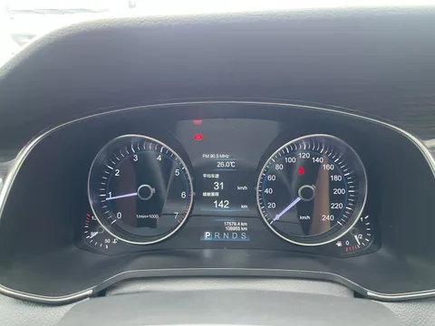 Hongqi H7