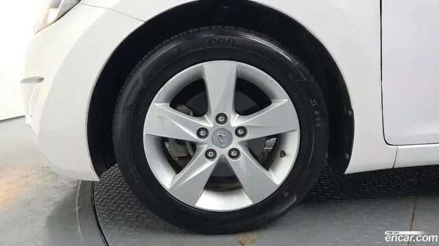 Hyundai Elantra (Avante)