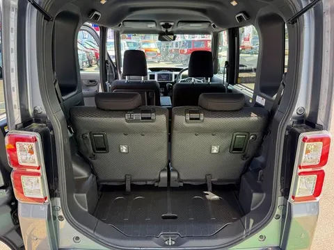 Toyota Pixis Mega