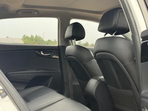 Kia K4