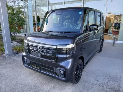 Honda N-BOX Custom