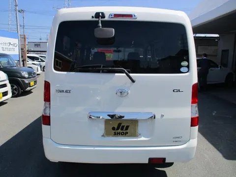 Toyota TownAce Van