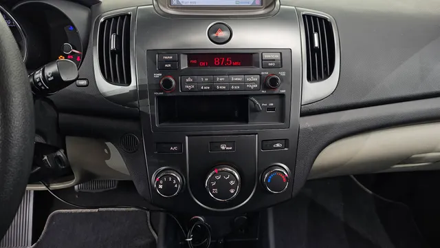Kia Cerato (Forte)