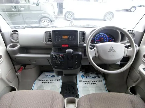 Mitsubishi Minicab Van