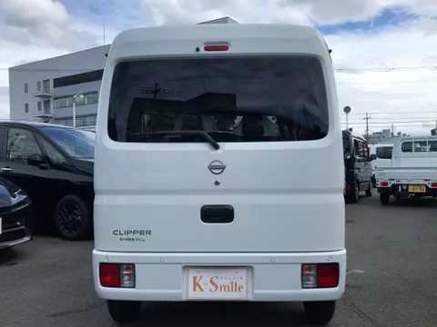 Nissan Clipper Van