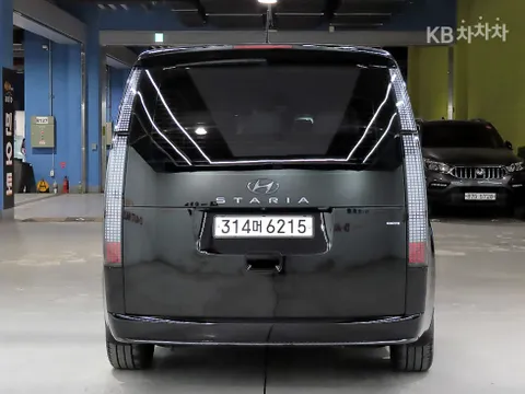 Hyundai Staria