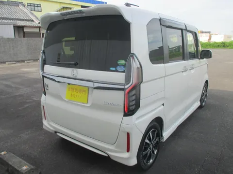 Honda N-BOX Custom