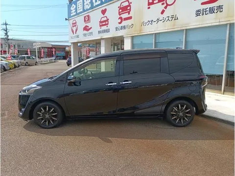 Toyota Sienta