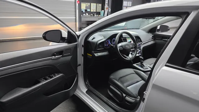 Hyundai Elantra (Avante)