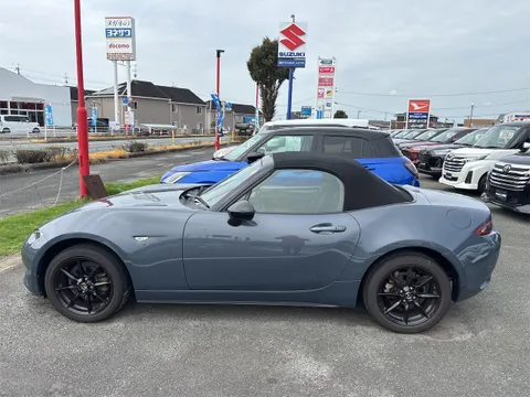 Mazda MX-5 (Roadster)