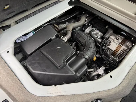 Nissan Clipper Van