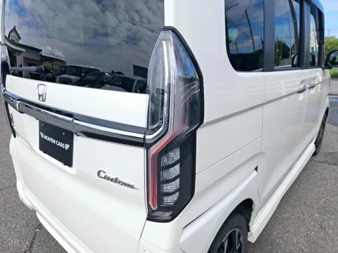 Honda N-BOX Custom