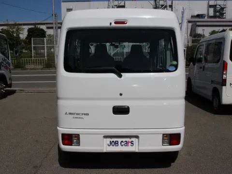 Mitsubishi Minicab Van