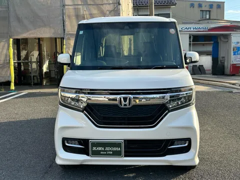 Honda N-BOX Custom
