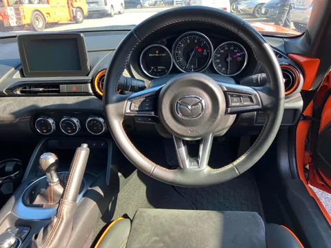 Mazda MX-5 (Roadster)