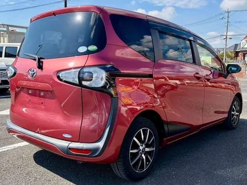 Toyota Sienta