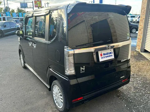 Honda N-BOX Custom