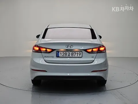 Hyundai Elantra (Avante)