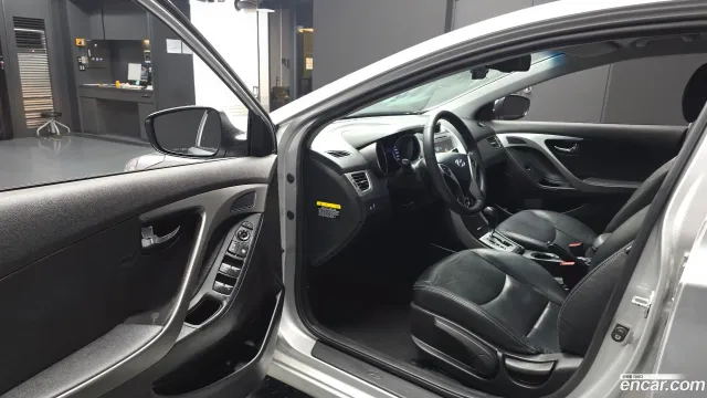 Hyundai Elantra (Avante)