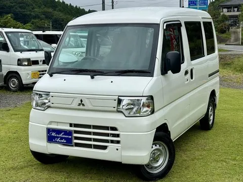Mitsubishi Minicab Van