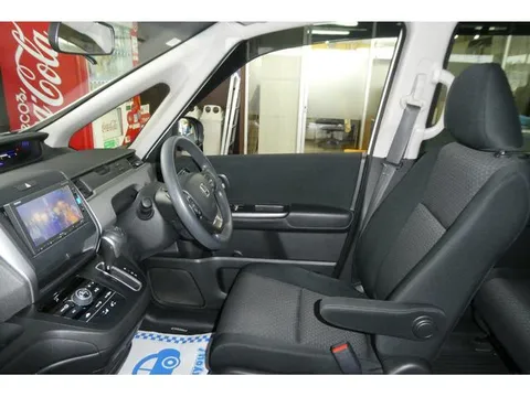 Honda Freed Plus