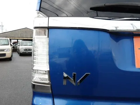 Honda N-BOX Slash