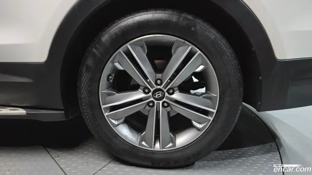 Hyundai Grand Santa Fe (Maxcruz)