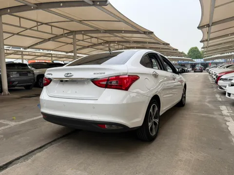 Chery Arrizo 5