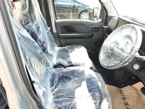 Nissan Clipper Van