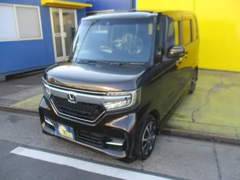 Honda N-BOX Custom