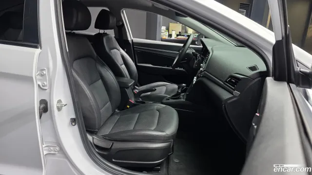 Hyundai Elantra (Avante)