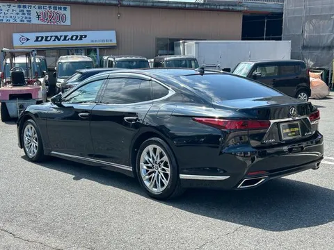 Lexus LS